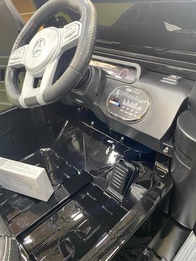 Mercedes AMG, G Wagon 12 volts, with Leather seat and remote control