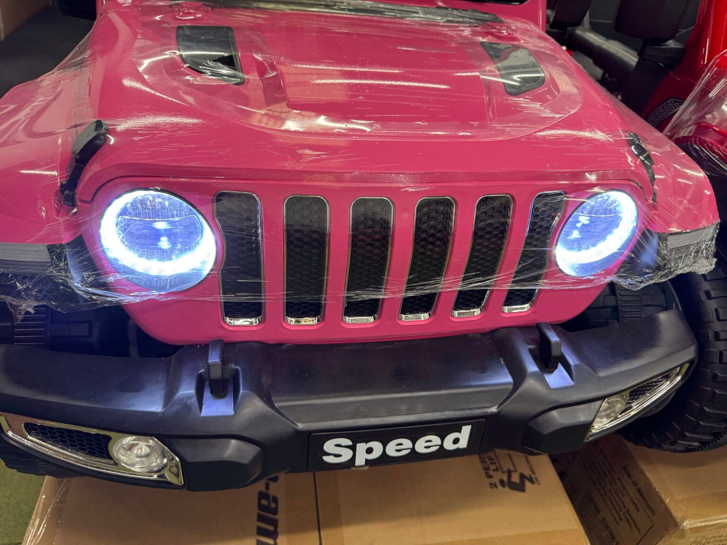 Power Wheels 4×4 Jeep Wrangler Battery-Powered Ride-on, 12 V Car with remote