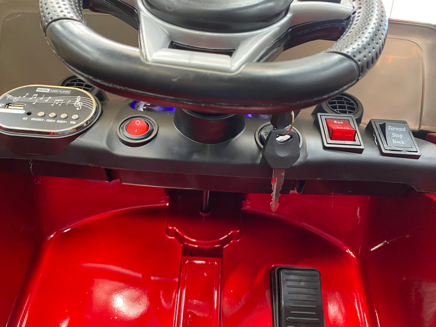 Mercedes Benz with remote and Leather seat, amazing colors, Red, White, Black, Pink, Blue